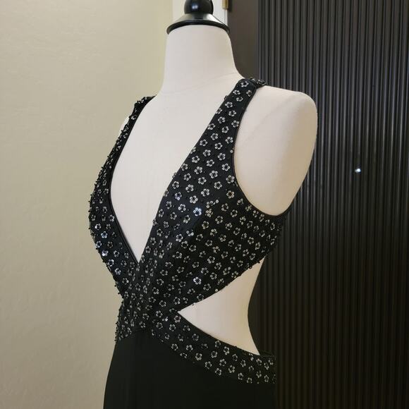 Mac Duggal 68166 Black Sequin Cut Out Cross High Slit Formal Evening Gown 8 - Picture 6 of 11